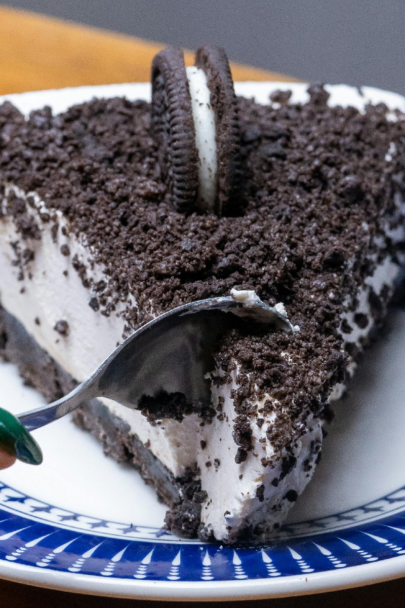 Chocolate Oreo Icebox Cake (Rich Fudge Layered)